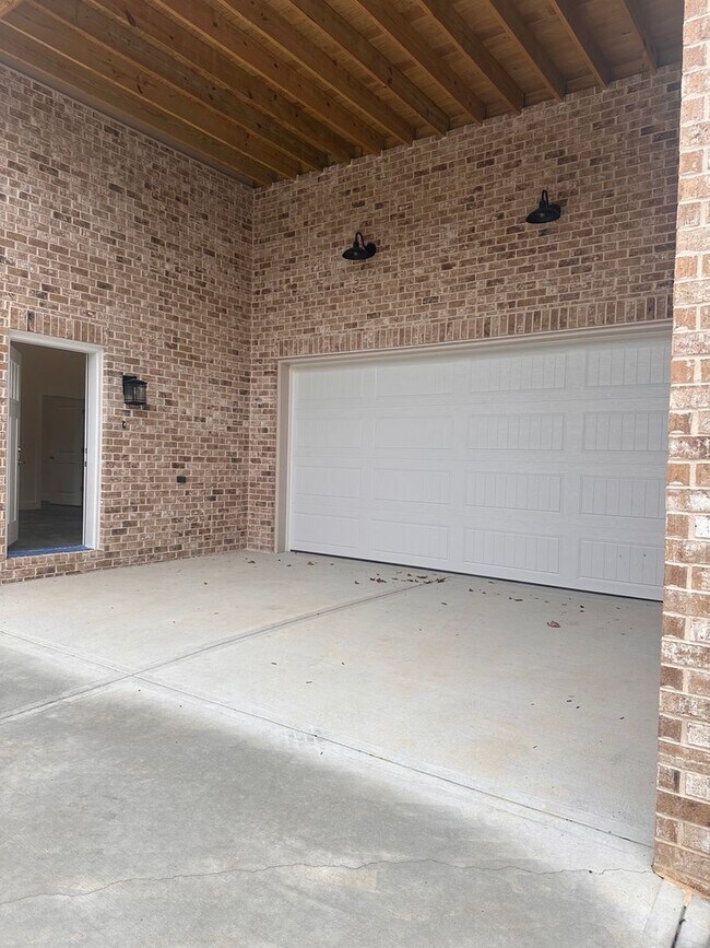 Foto del edificio - Basement Apartment 1BR/1BA New build in Cl...