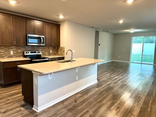 Foto del edificio - House for rent in Clermont in a convenience location