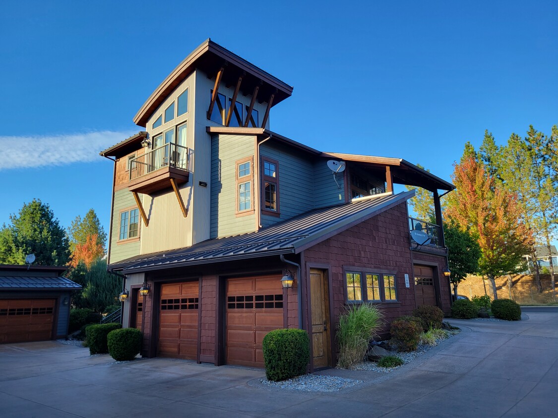 Foto principal - 2090 W Bellerive Ln