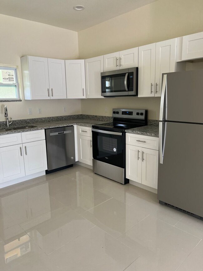 Foto del edificio - 3212 Oleander Dr