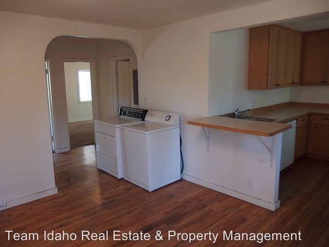 Foto del edificio - 940-940 W A St