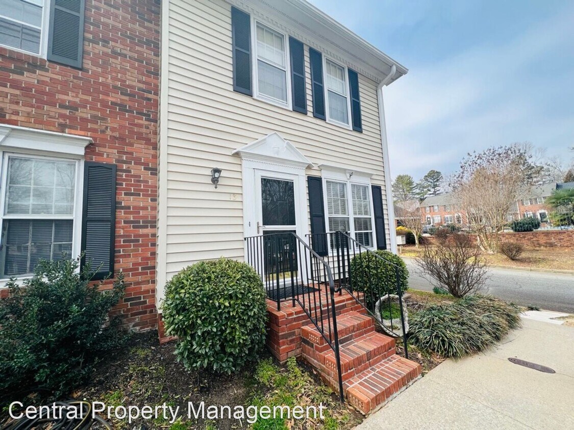 2 br, 2.5 bath House 13 Somersett Drive House for Rent in