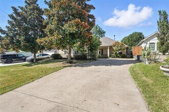 Building Photo - 10346 Bel Aire Dr