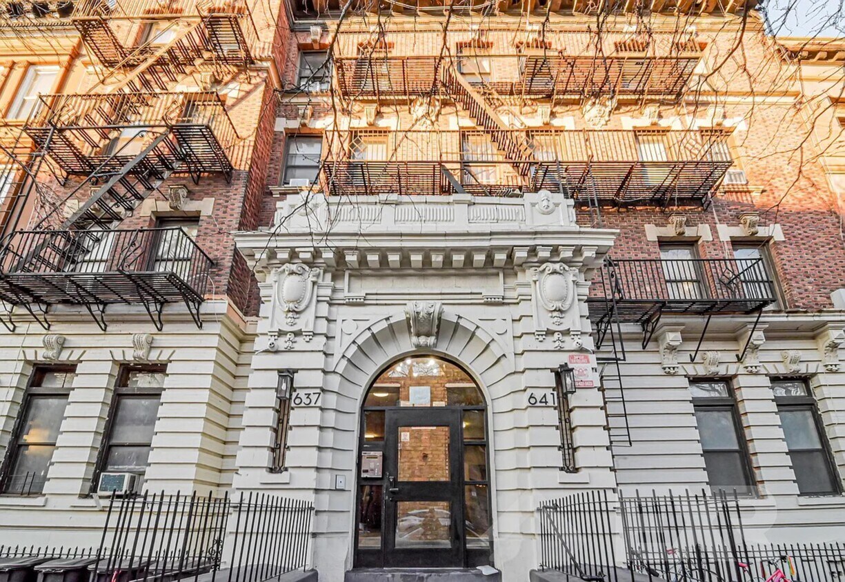 Primary Photo - 637 St Marks Ave
