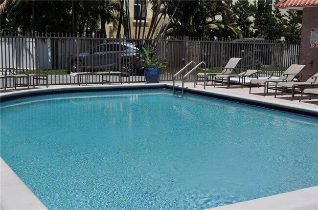 Foto del edificio - 615 NE 12th Ave