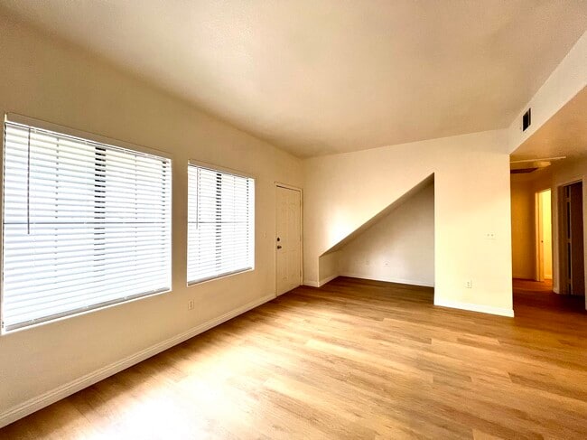 Building Photo - 2071 Hussium Hills St