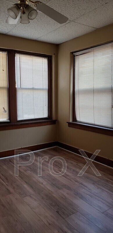 Building Photo - 103 E Williams