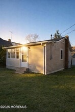 Building Photo - 239 Bay Ave