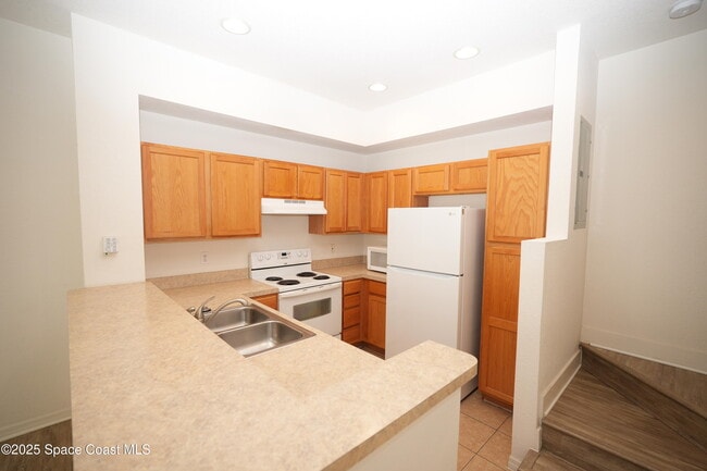 Building Photo - 110 Turpial Way