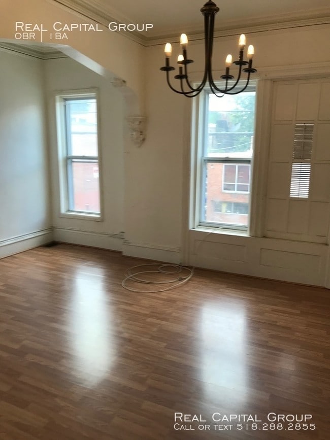 Foto del edificio - Studio Apartment On Lark St  Albany NY