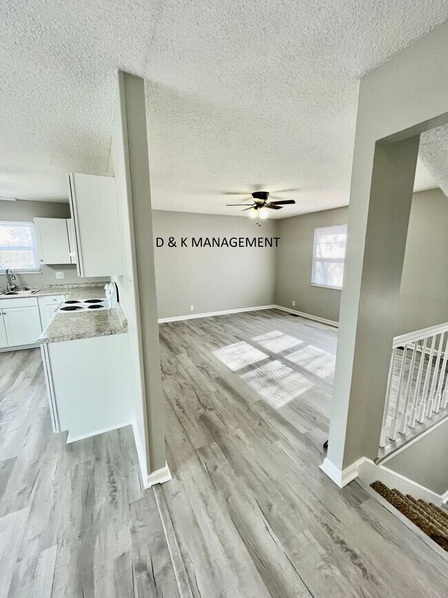Foto del edificio - ***COMING SOON*** Beautiful 3 Bedroom, 2.5 Bath Home in the Cedar Bluff Area of Knoxville! Availa...