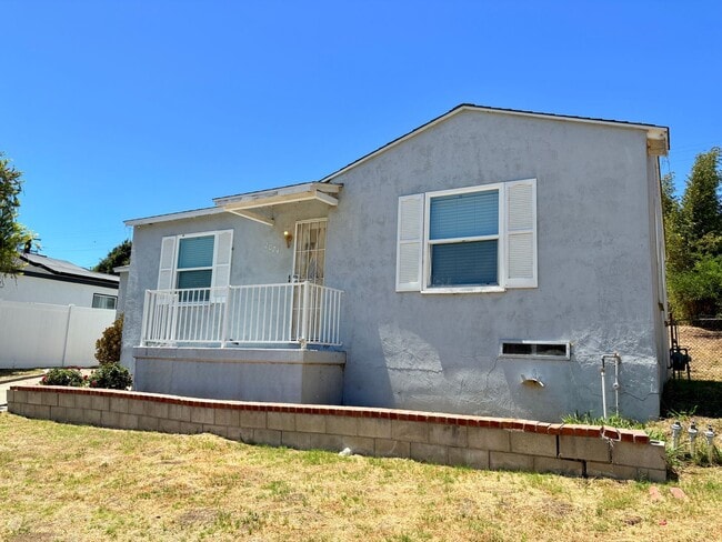 Building Photo - 2 Bed House in Lemon Grove