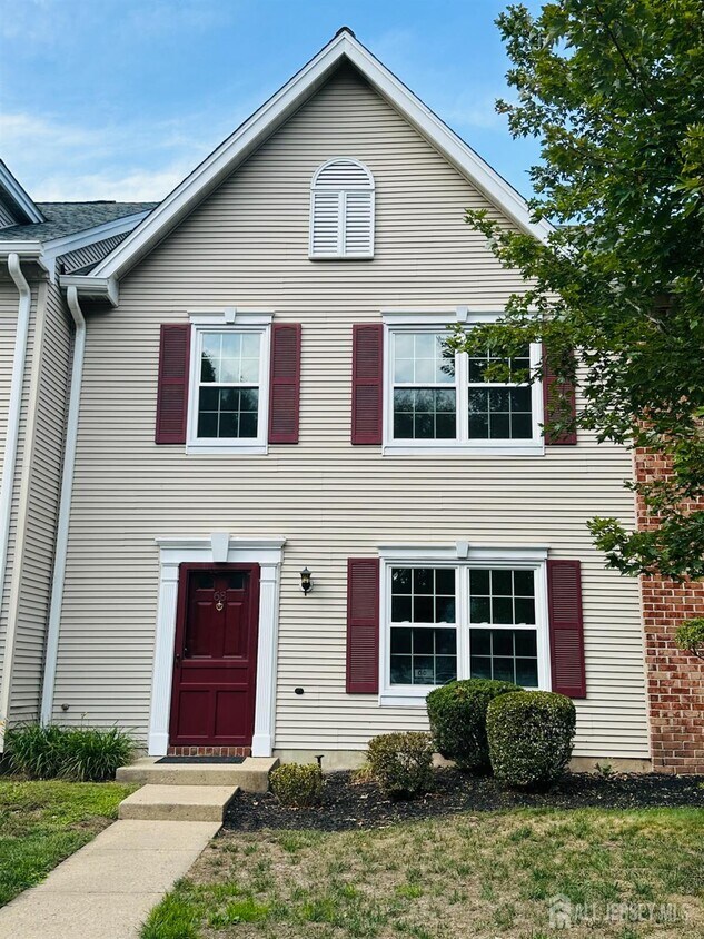 Primary Photo - 68 Albury Way