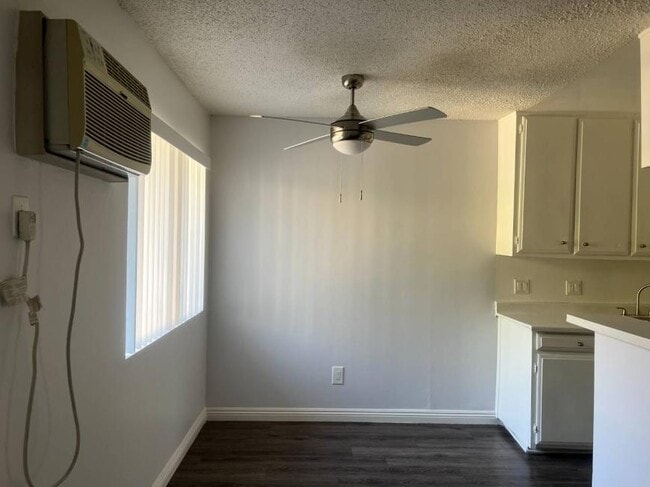 Building Photo - 1.0 bedroom in San Fernando California 91340