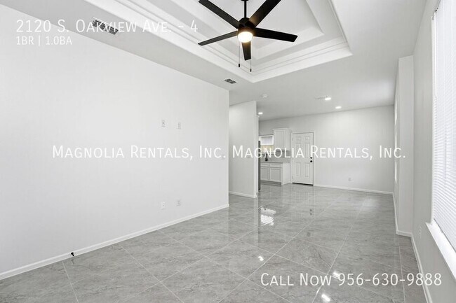 Building Photo - 2120 S Oakview Dr