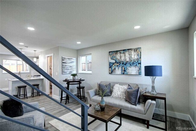 Entrance to Living Room - 2112 S Lincoln St