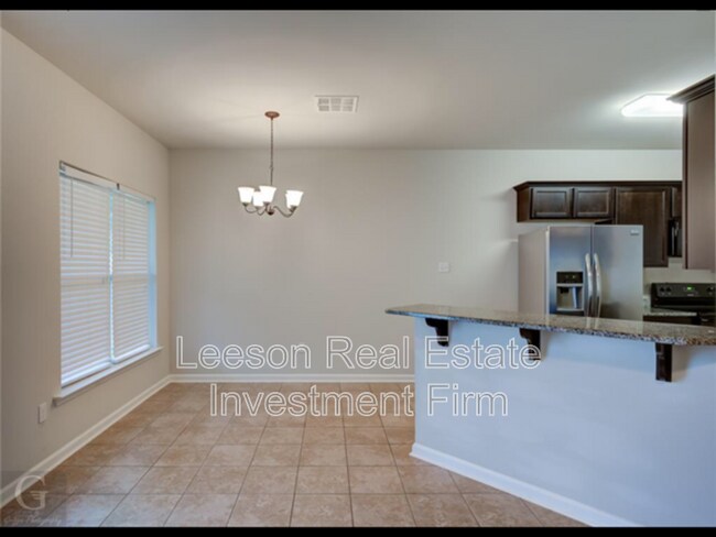 Foto del edificio - 652 Riverscape Dr