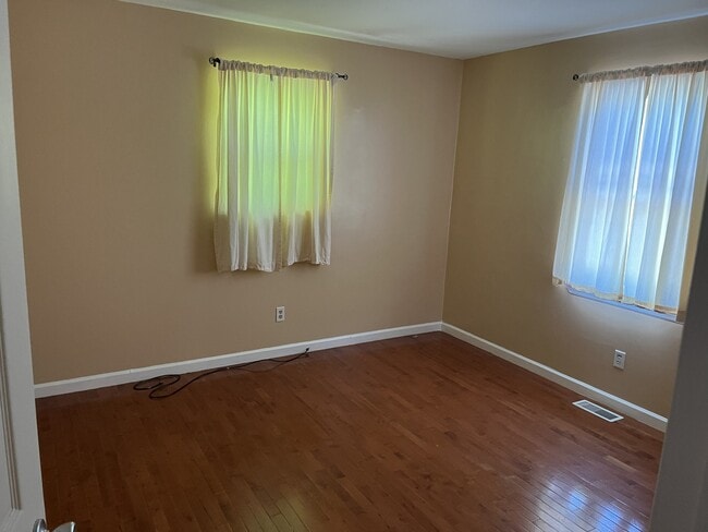 Foto del edificio - 8941 N Hickory Valley Rd