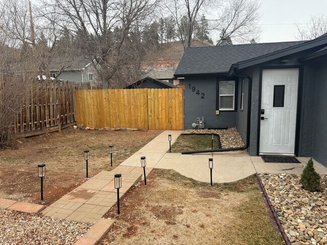 Foto del edificio - ~Applications Pending~ West Rapid 2 Bedroom, 1 Bath Home for Rent