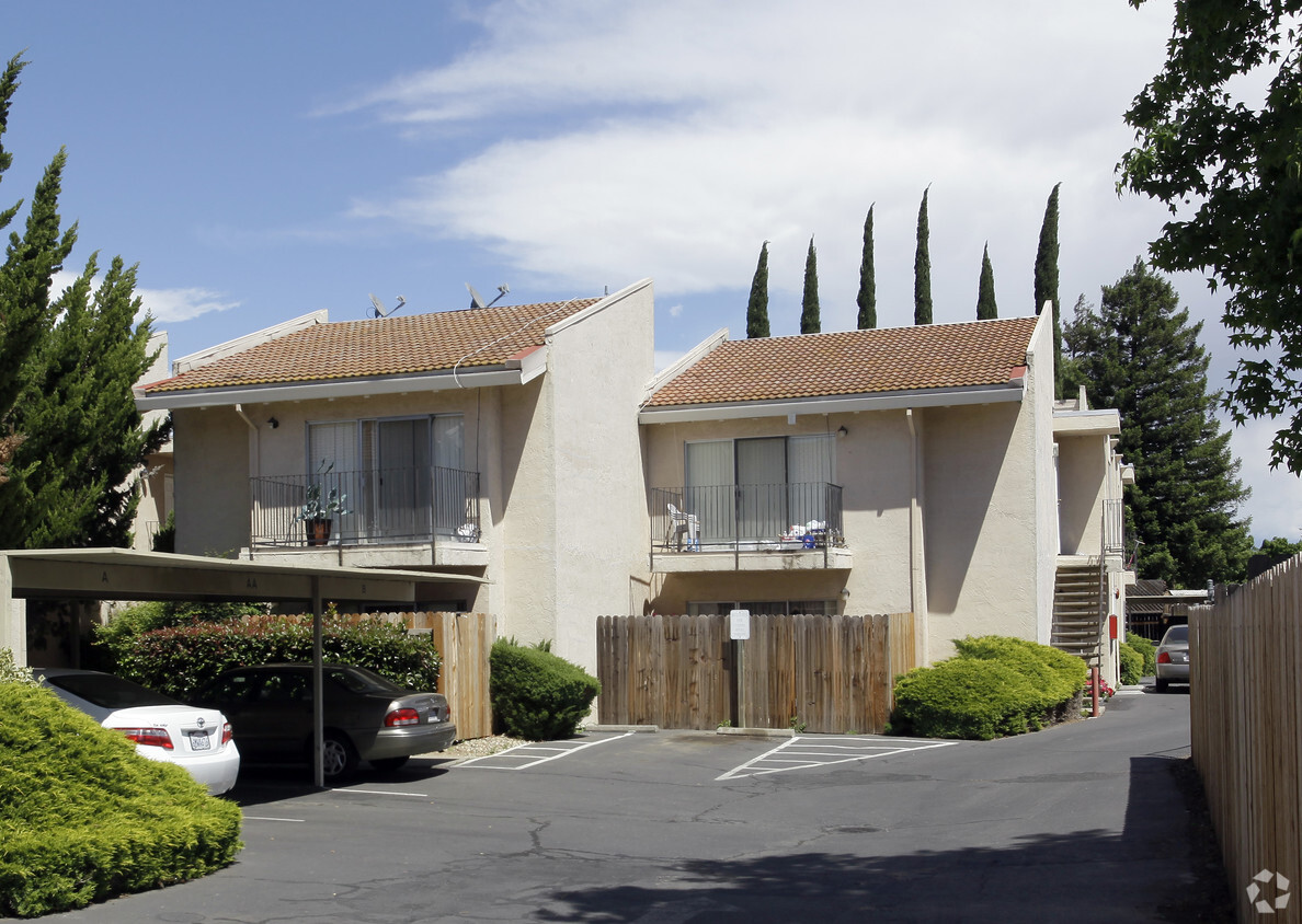 Primary Photo - Evergreen Villa