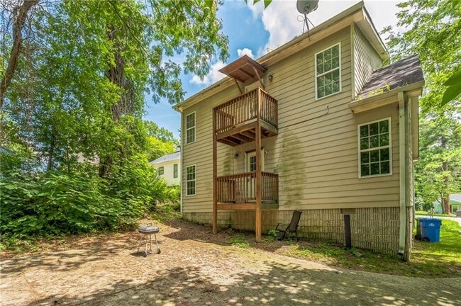 Foto del edificio - 2045 Baker Rd NW