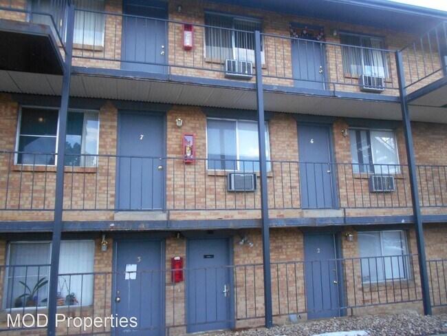 Building Photo - 1411 Ulysses St