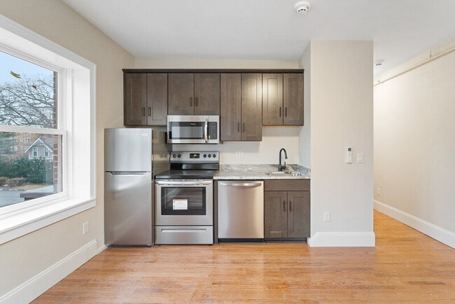 Building Photo - 702 20th St