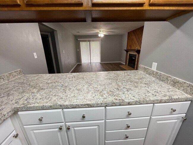 Foto del edificio - 2BED/2BATH DOWNSTAIRS NEAR GOV SQ