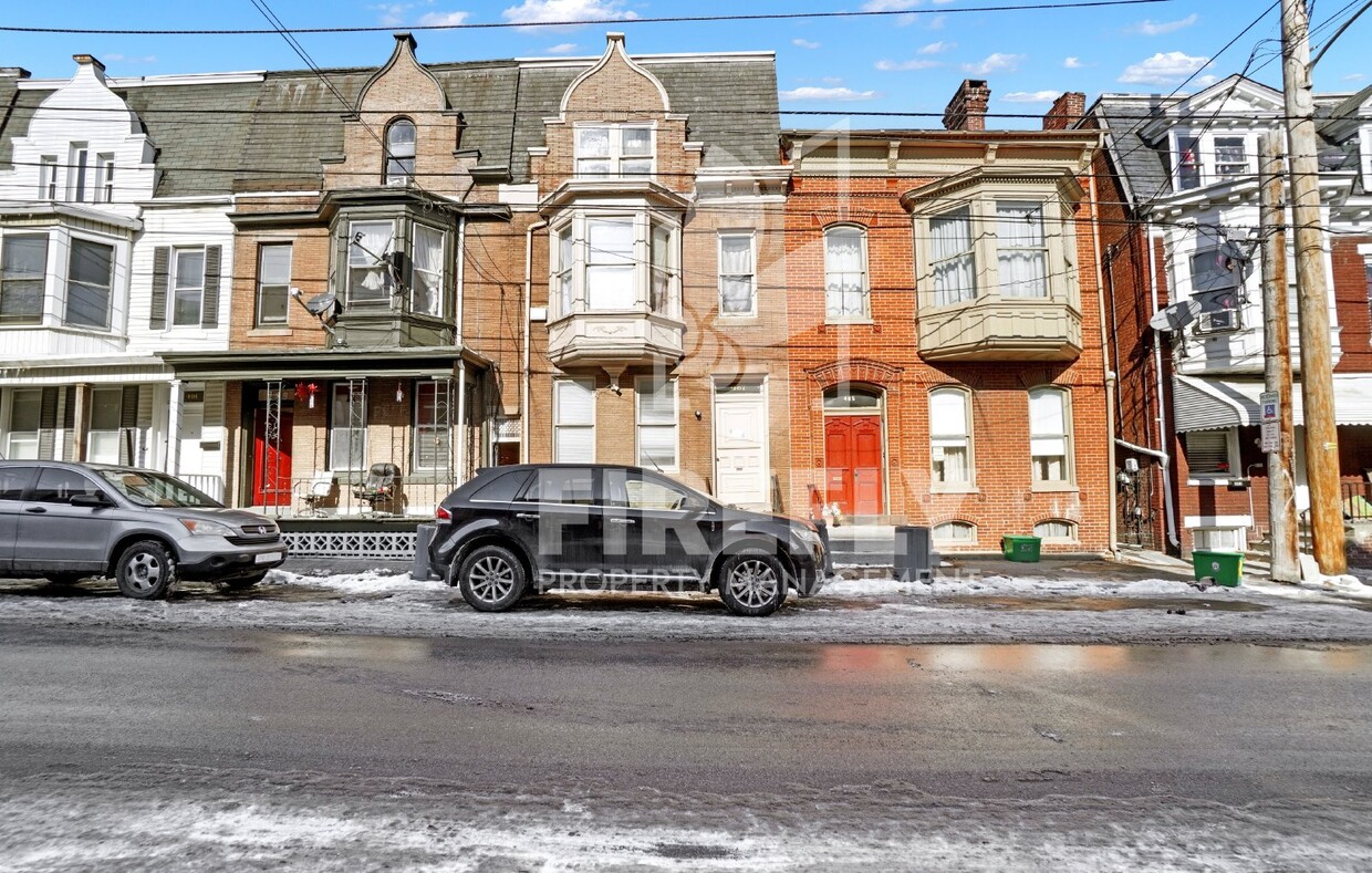 Foto principal - Welcome to your new home—a cozy and stylish spot in a friendly multi-family building right here i...