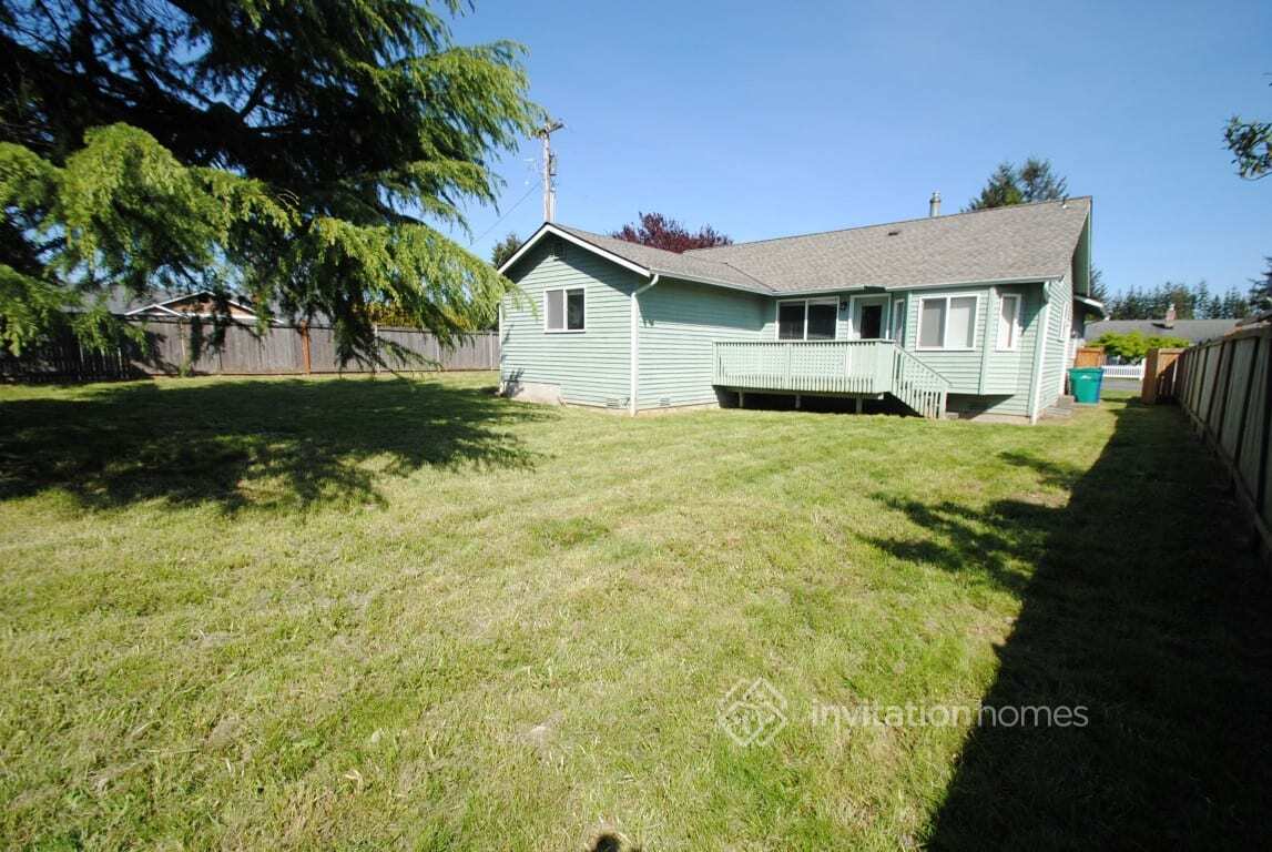 Building Photo - 6996 60th Dr NE