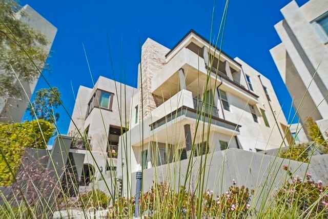 Building Photo - 227 Stellar
