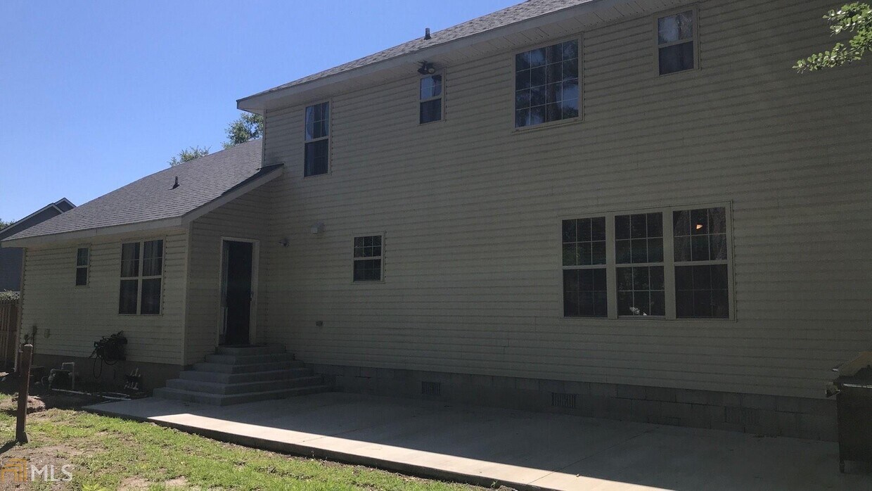 Foto del edificio - 184 Deerwood Ct