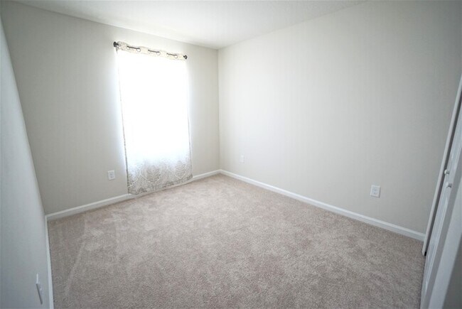 Foto del edificio - 2415 Hearth Dr