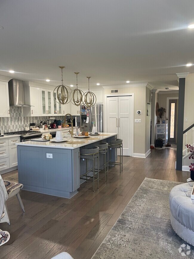 Park West Townhomes Apartments under 1,000 Deerfield, IL 5 Rentals