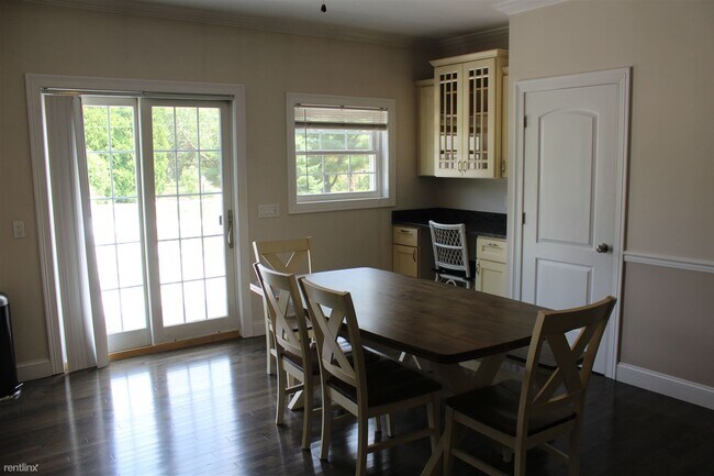 Building Photo - 540a Matunuck Beach Rd