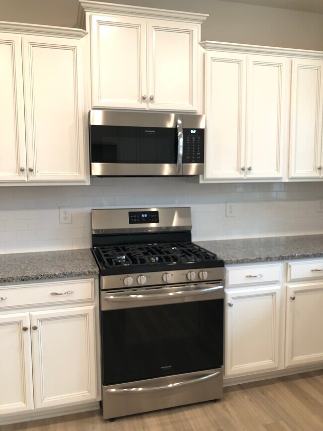 Foto del edificio - 601 Deep River Wy