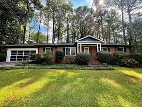 Building Photo - 1445 Pineway Dr NE