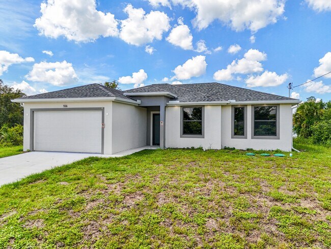 Photo - 556 Sherwood Ave S House