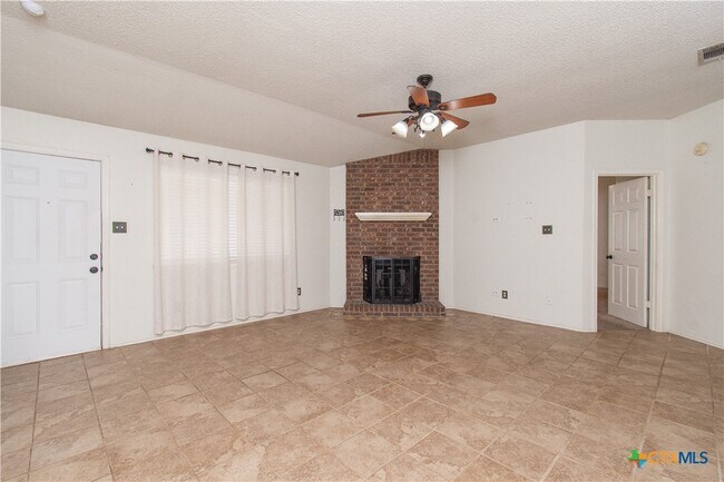 Foto del edificio - 5104 Glenoak Dr