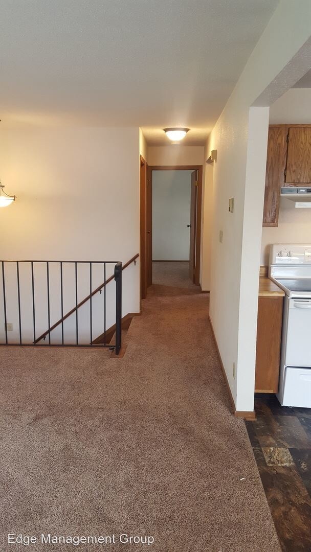 Building Photo - 306 Cedar Crest Dr