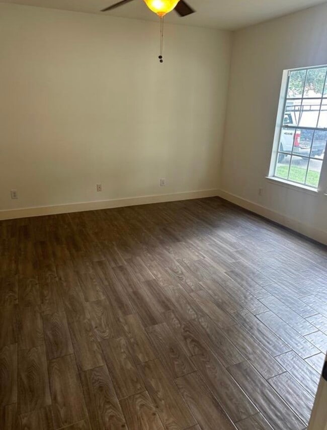 Building Photo - 9854 Farrell Dr