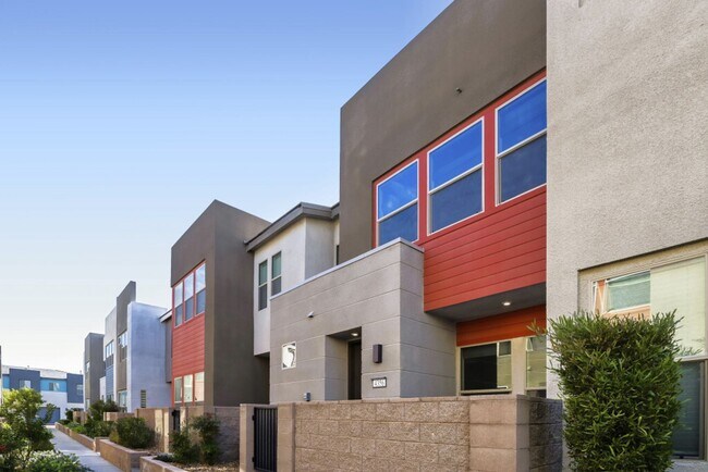 Foto del edificio - Stylish 2-Bedroom Townhome in Southwest Las Vegas
