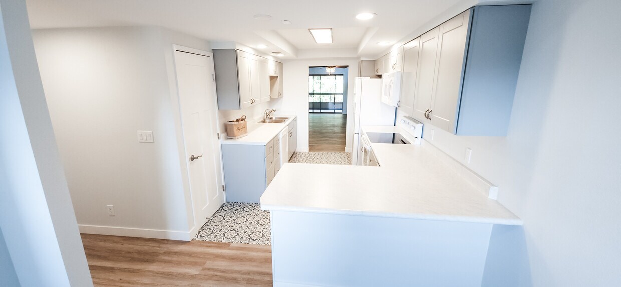 New LED lighting to light up the spacious chef's kitchen - 115 Rogue River Hwy