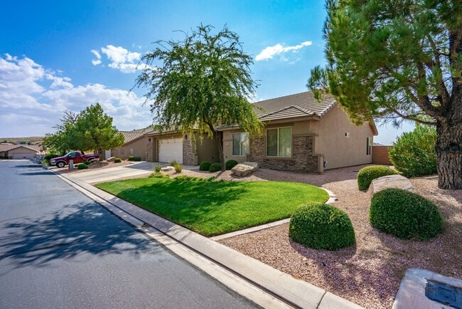 Building Photo - Beautiful Home... Don't Miss This Beauty. Won't Last...