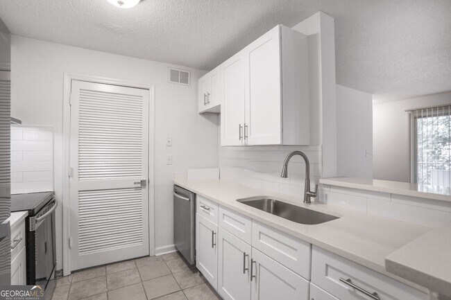 Foto del edificio - 432 Granville Ct