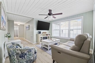 Building Photo - 430 Yaupon Ave