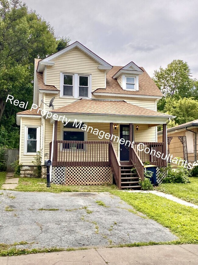 Building Photo - Newly Renovated 3-Bedroom House in Kansas ...