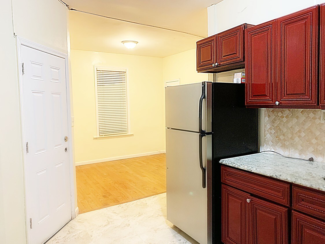 Foto principal - 3831 Bronxwood Ave