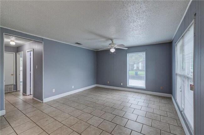 Foto del edificio - 1006 Fiesta St