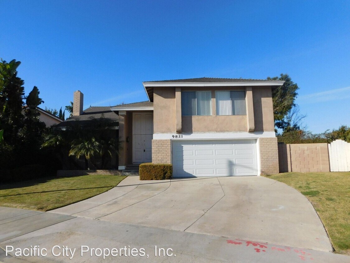 Foto principal - 6 br, 3 bath House - 9821 Kings Canyon Dr